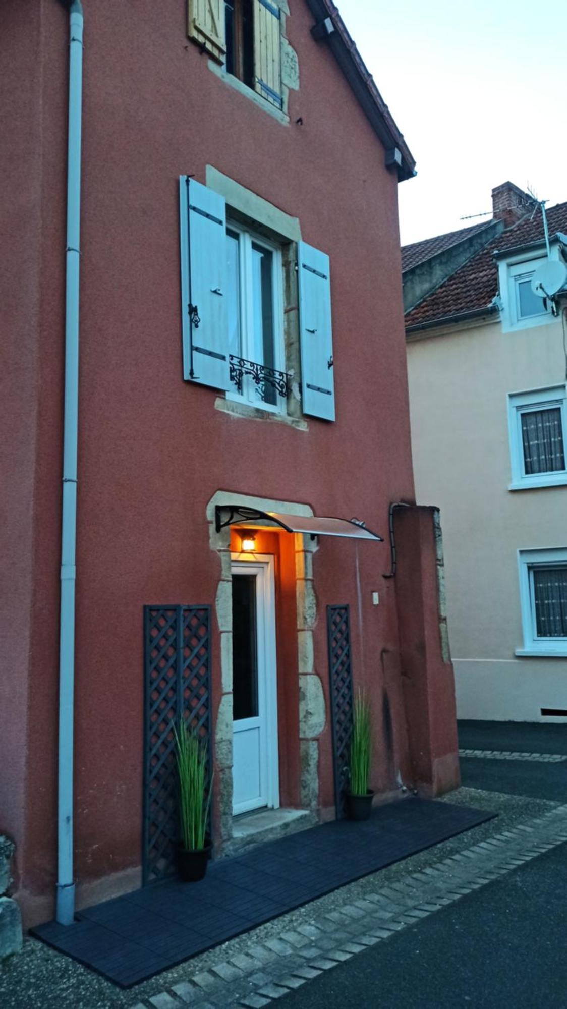 Charmante Petite Maison Meublee Ferienhaus Le Vernet (Allier)